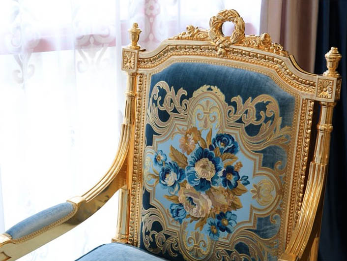 薇若妮卡主人椅